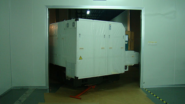 成型機(jī)設(shè)備搬運(yùn) 成型機(jī)設(shè)備搬運(yùn)